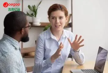 Los clientes tailandeses eligen nuestra pequeña máquina expendedora de sumini...